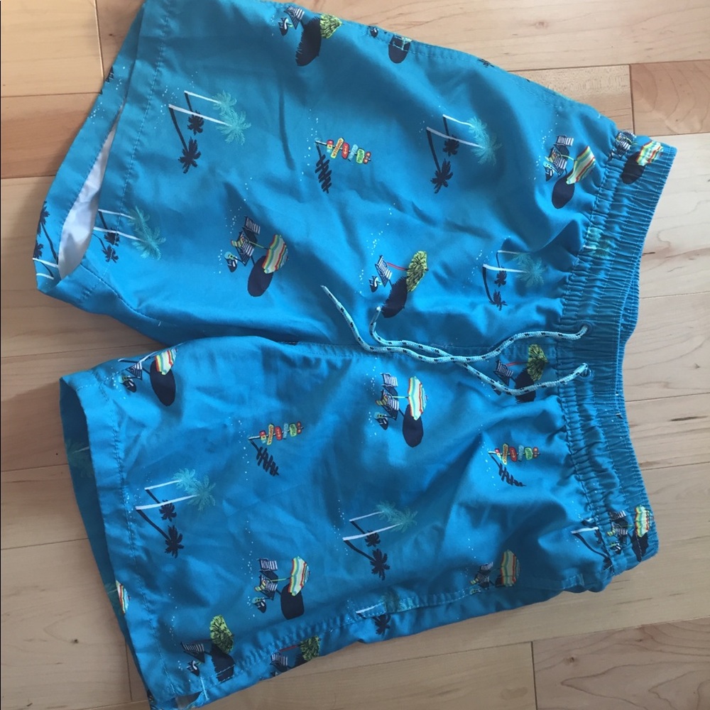 Boys’ swim trunks with lining.